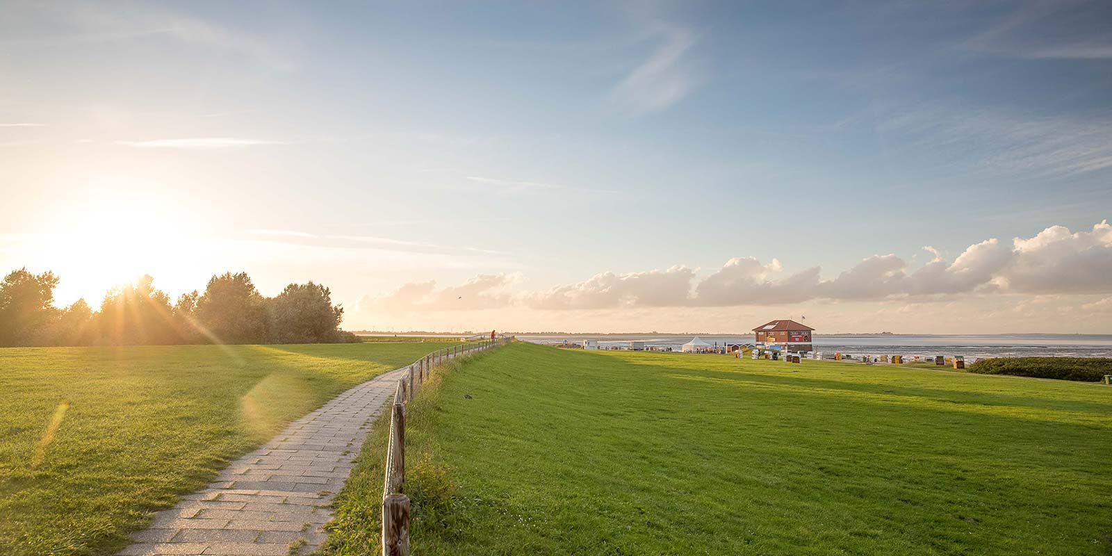 Nordsee_Wangerland_Hooksiel_Deich-(3)