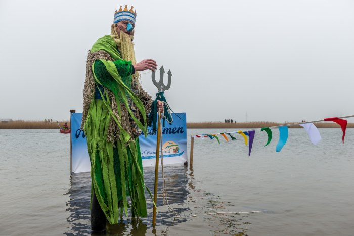 Neujahrschwimmen im Wangermeer